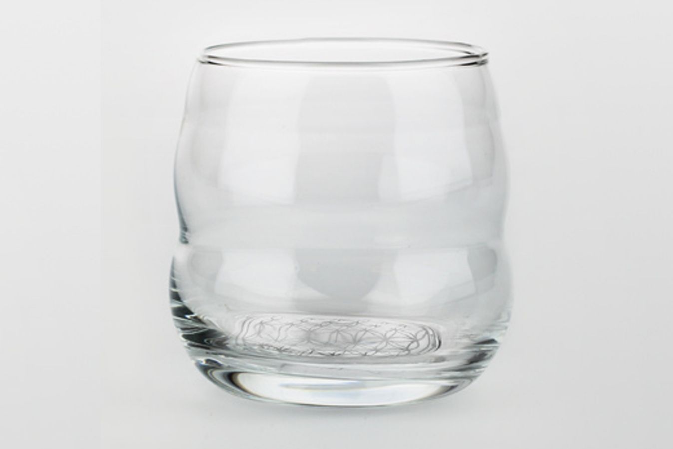 6216-mythos-platin Becher Mythos Weiss, Lebensblume weiss